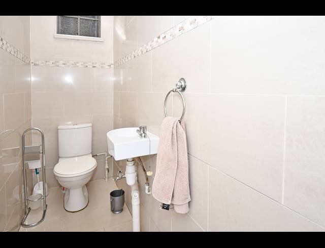 3 BEDROOM HOUSE FOR SALE IN CROSBY